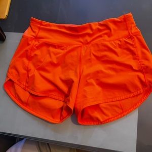 Lululemon Speed Up 2.5 inch LR Short